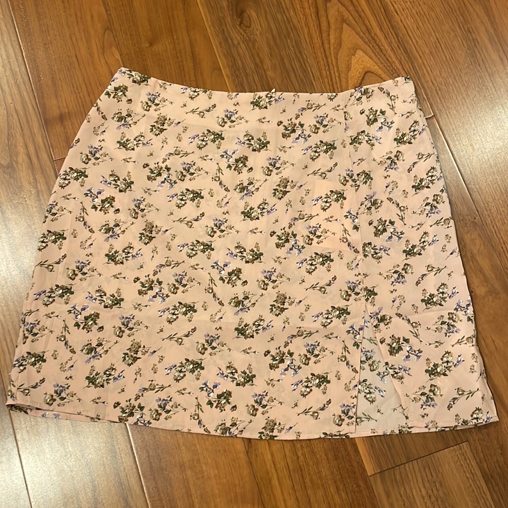 NWT Missguided Floral Skirt - Picture 3 of 7